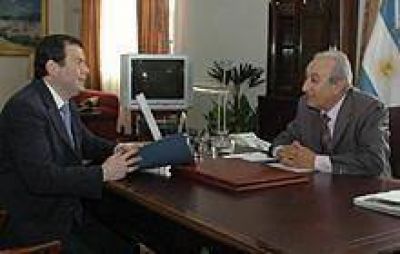 El gobernador Zamora se reuni� con el ministro de Defensa de la Naci�n 