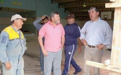 Maim� recorri� obras en edificios escolares