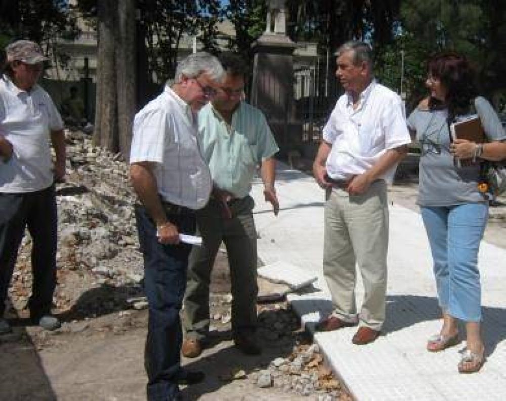 San Vicente  Comenz� la obra de remodelaci�n de la Plaza Mariano Moreno