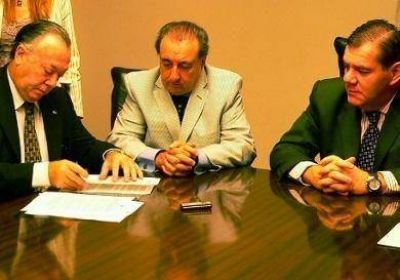 Montenegro firm� convenio con vigiladores privados