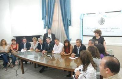 El PJ se plant� y no negociar� el Presupuesto hasta que haya "postura �nica en la oposici�n"