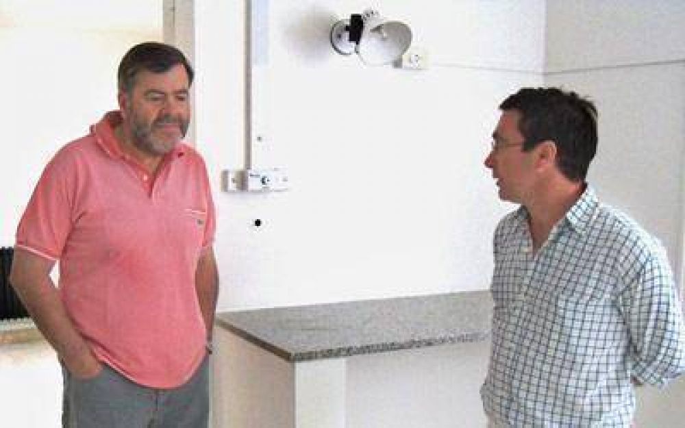 Truncado colabora en la refacci�n del Hospital
