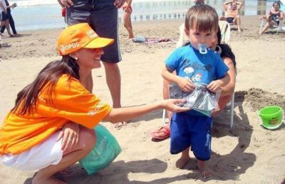 La campa�a �Playas limpias� contin�a en Mar del Plata