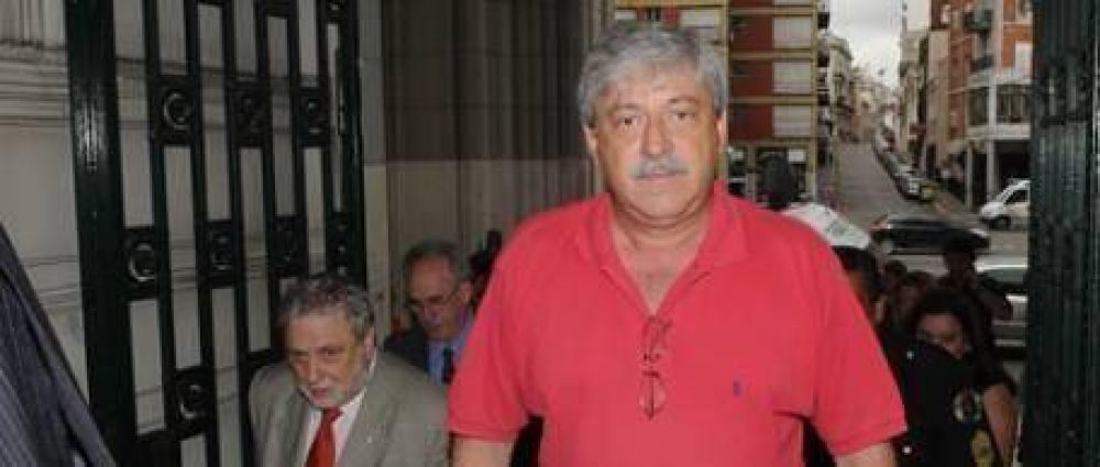Buzzi pidi� que "metan en cana" a los empresarios por el trabajo esclavo en el campo