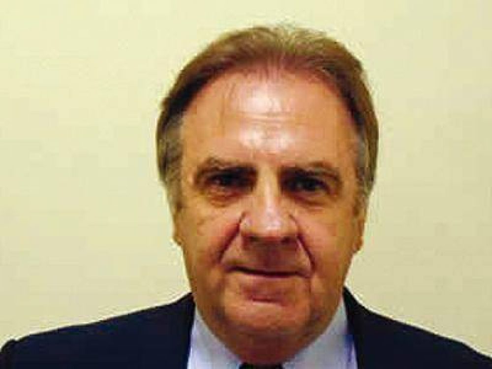  LOMAS | INTERNA RADICAL �Por el momento le digo que s� a la candidatura�