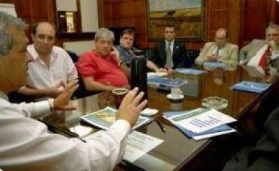  Dom�nguez: �Satan�s volvi� a meter la cola y falto a la verdad. Esta liberado todo el saldo exportable de trigo�