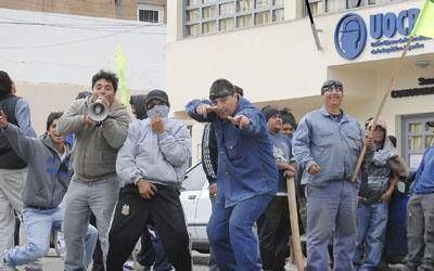 Dos facciones de la construcci�n se enfrentaron a tiros en la calle