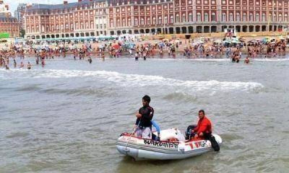 Infructuosa b�squeda del adolescente que desapareci� en la Playa Popular