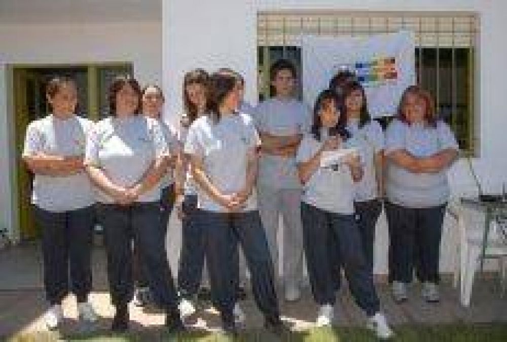  Con un emotivo acto, qued� oficialmente inaugurada la cooperativa Cer�mica Blanca  