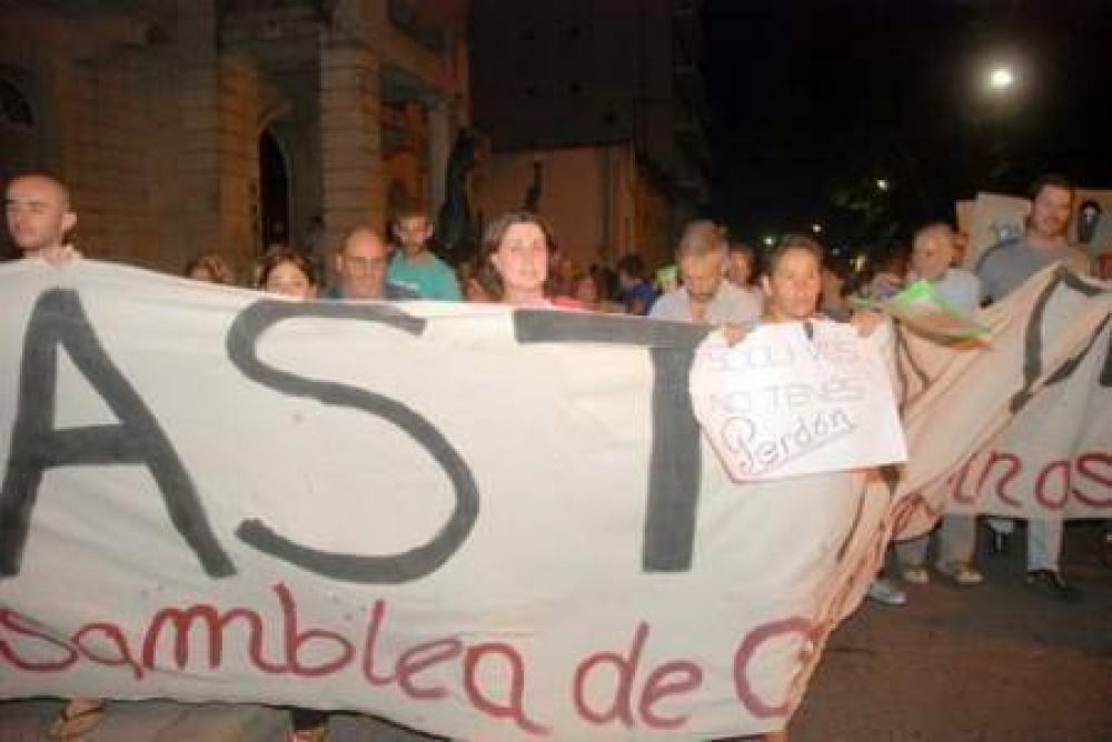 Con la participaci�n del gobierno local, se realiz� una nueva marcha para repudiar la pol�tica ambiental del gobierno de Scioli