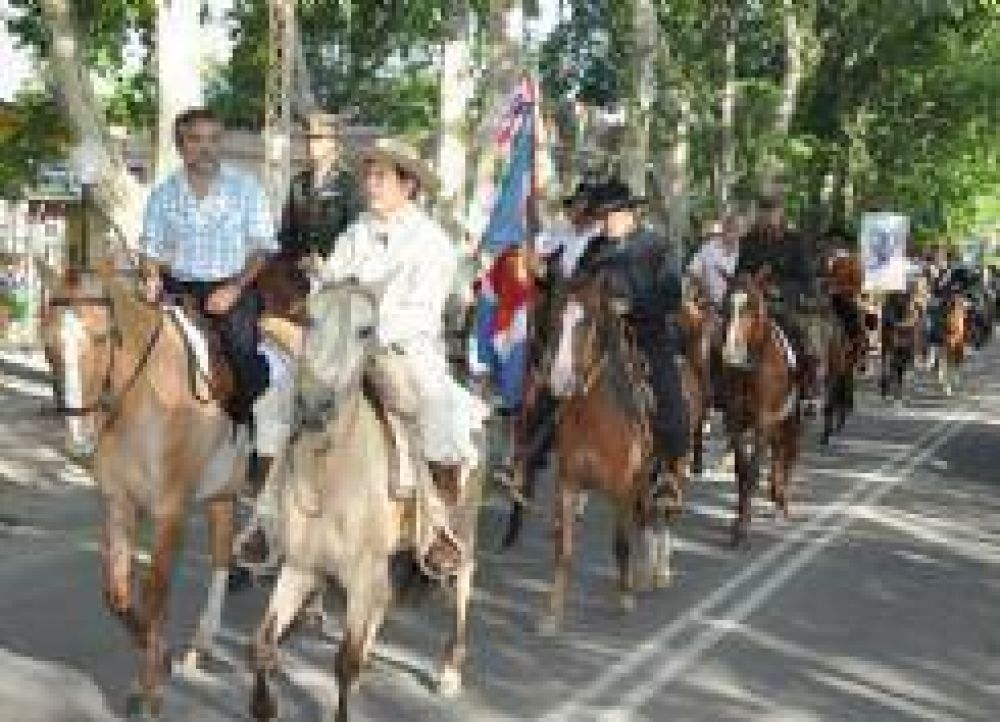 Zamora particip� de desfile gaucho 