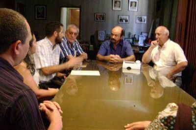 Evang�licos del barrio Santa Cruz se reunieron en el Municipio