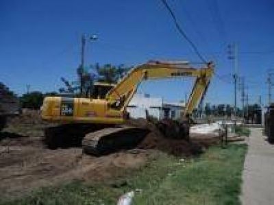 Florencio Varela Comenzaron obras de pavimentaci�n en el barrio "Tri�ngulo"