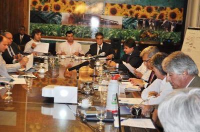 Pino junto a ministro Juli�n Dom�nguez