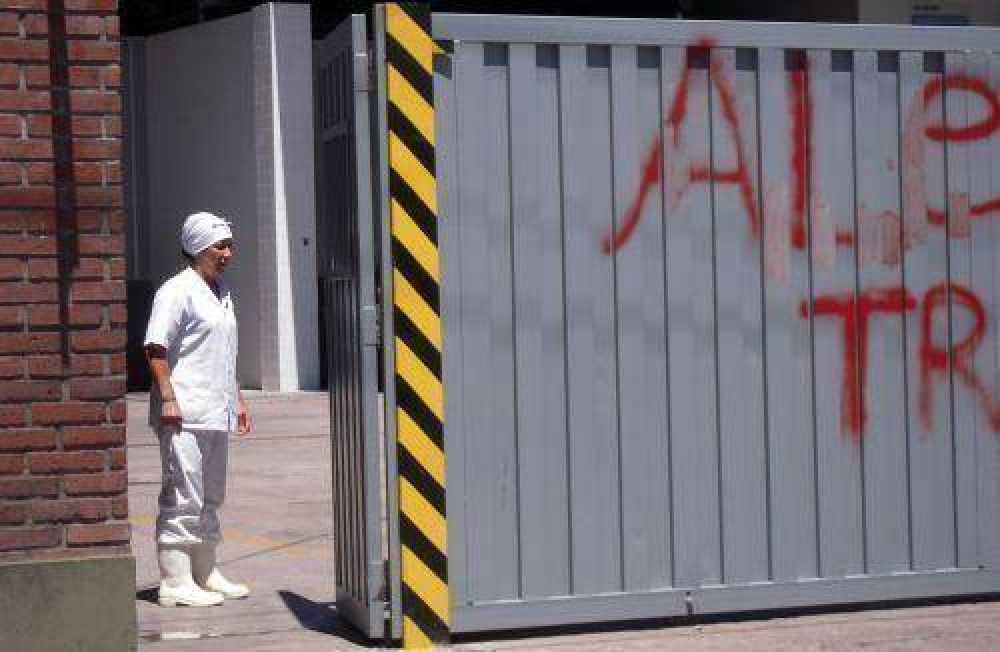 El frigor�fico Efasa reabri� sus puertas en Azul