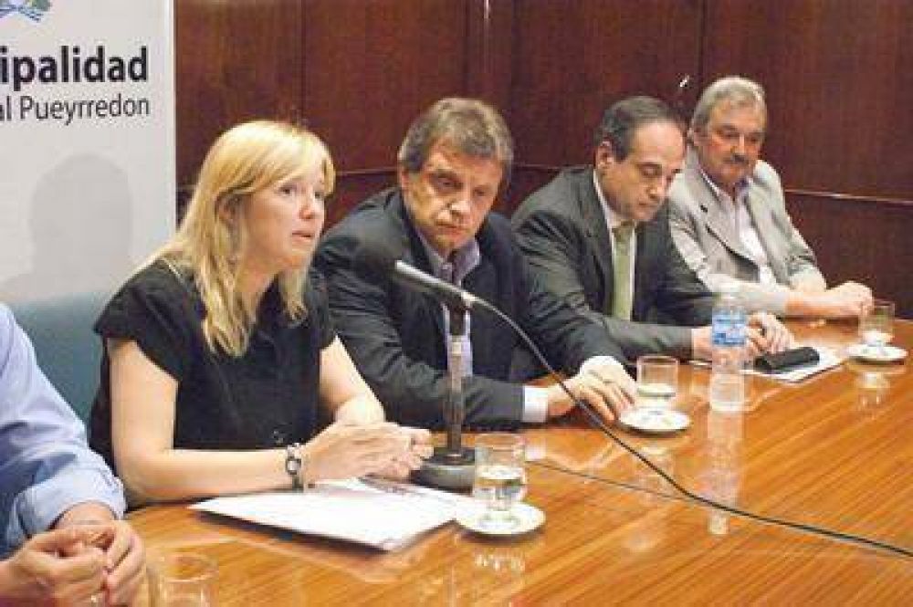 Firman contrato para una obra que evitar� inundaciones en Las Heras