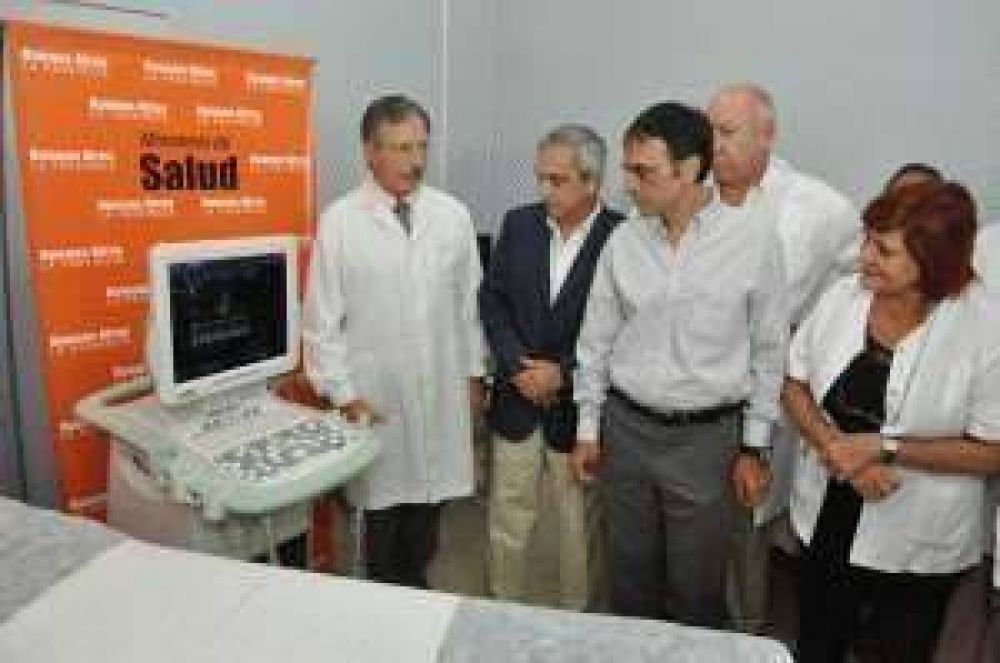 El Hospital Cetr�ngolo de Vicente L�pez recibi� un Ecocardiograma Doppler