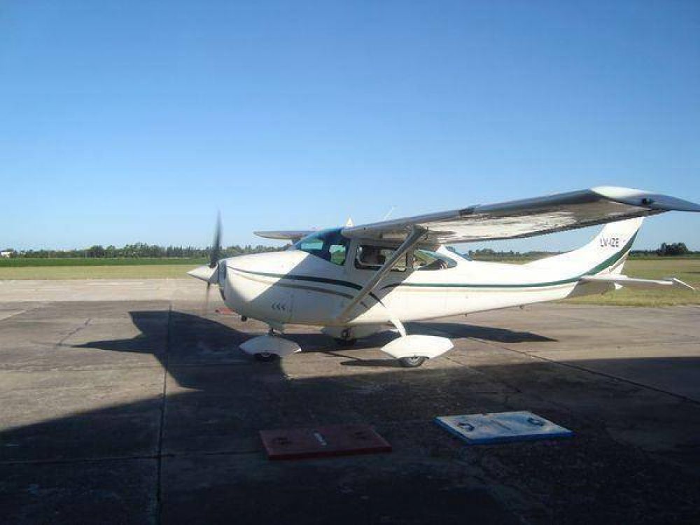 Instituci�n en crecimiento: El Aero Club Baradero adquiri� un avi�n Cessna 182 K
