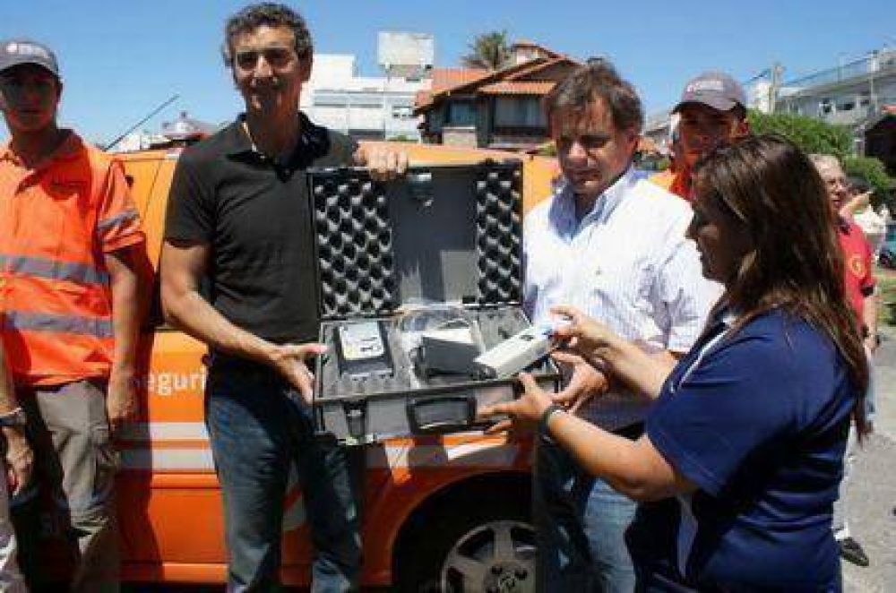 Randazzo le entreg� a Pulti cuatro alcohol�metros nuevos