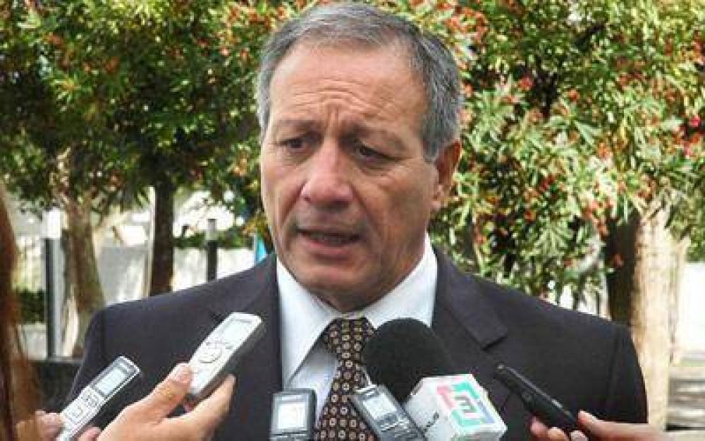 Hern�ndez ahora no quiere debatir con Urbano