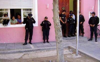 Para ATE, la toma del edificio municipal de Las Heras es una �permanencia pac�fica�