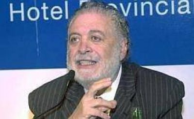 Medicamentos: tras ser citado, Gin�s Gonz�lez Garc�a se despeg� de la causa