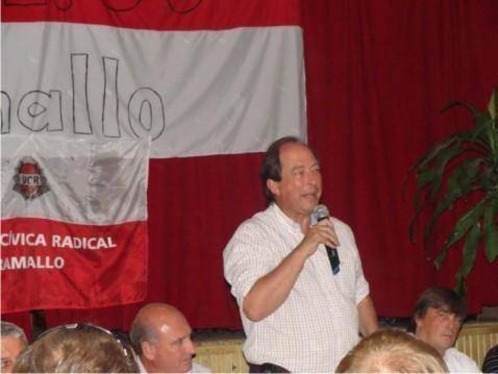 UCR-CANTERA POPULAR  La Cantera Popular Campana estuvo junto a Ernesto Sanz en la ciudad de Ramallo.