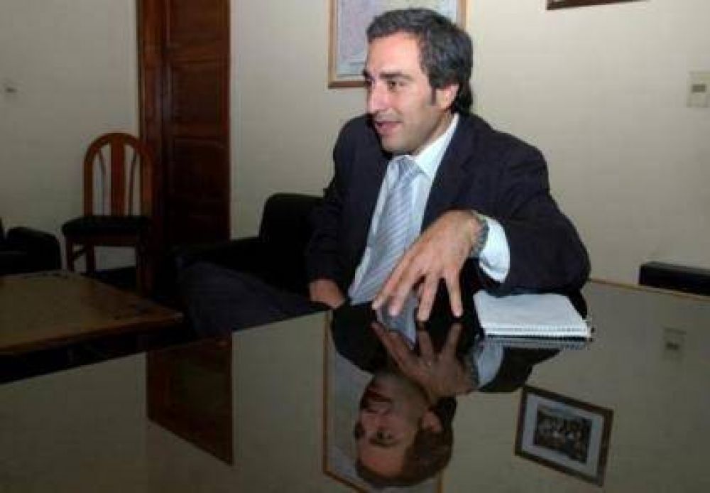 "Cachi": "El peronismo tiene l�os que debe resolver �l mismo"