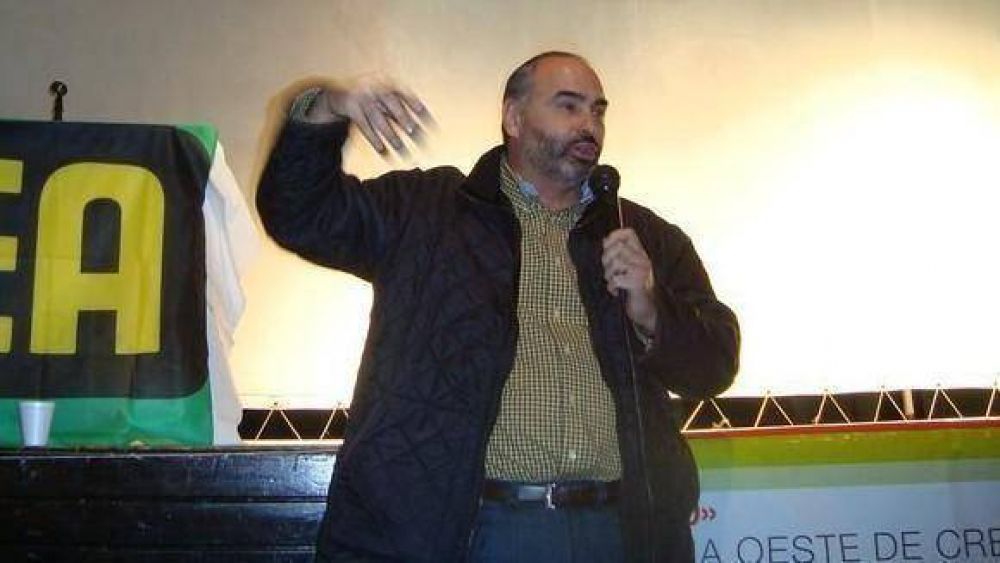 Duras cr�ticas de Casa�as al Gobernador 