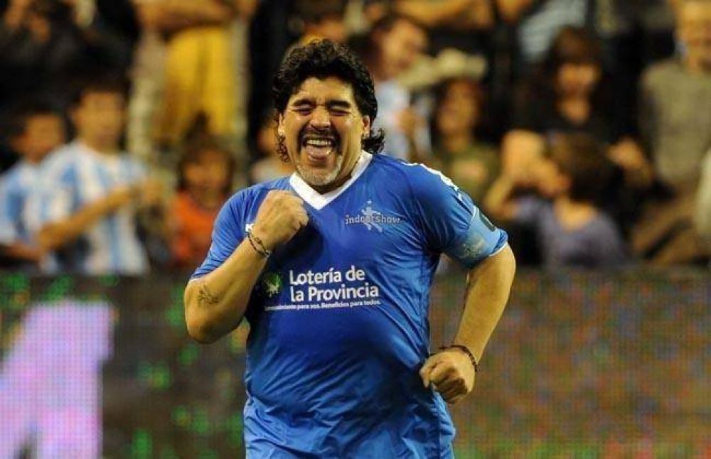 El Polideportivo se llen� para ver jugar a Diego