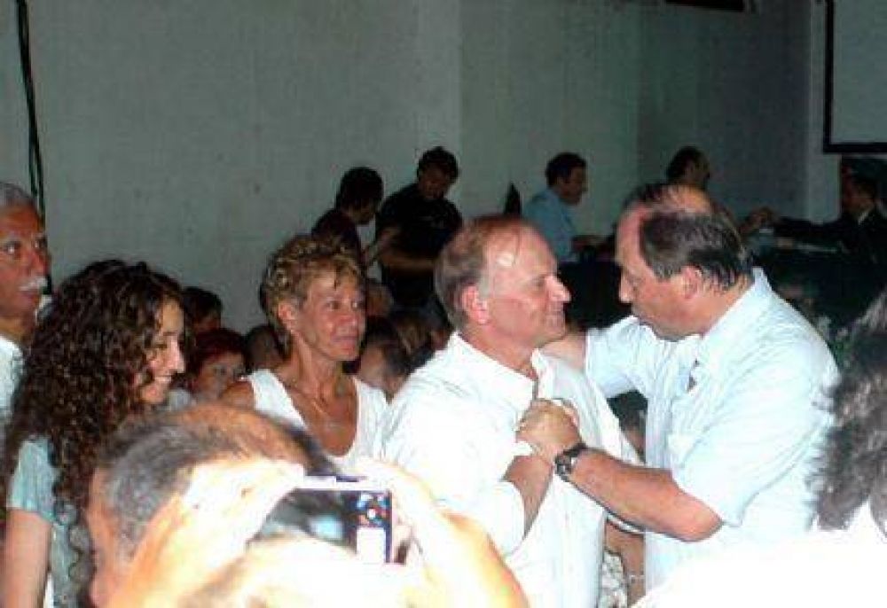 Arrollador paso de Enrique Sanz por la Costa Atl�ntica: cobistas se sumaron a su postulaci�n
