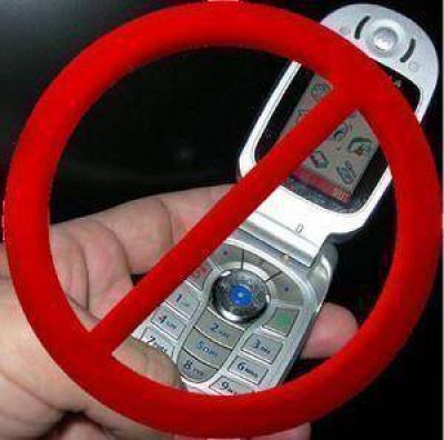 Nadie podr� entrar al banco con celulares