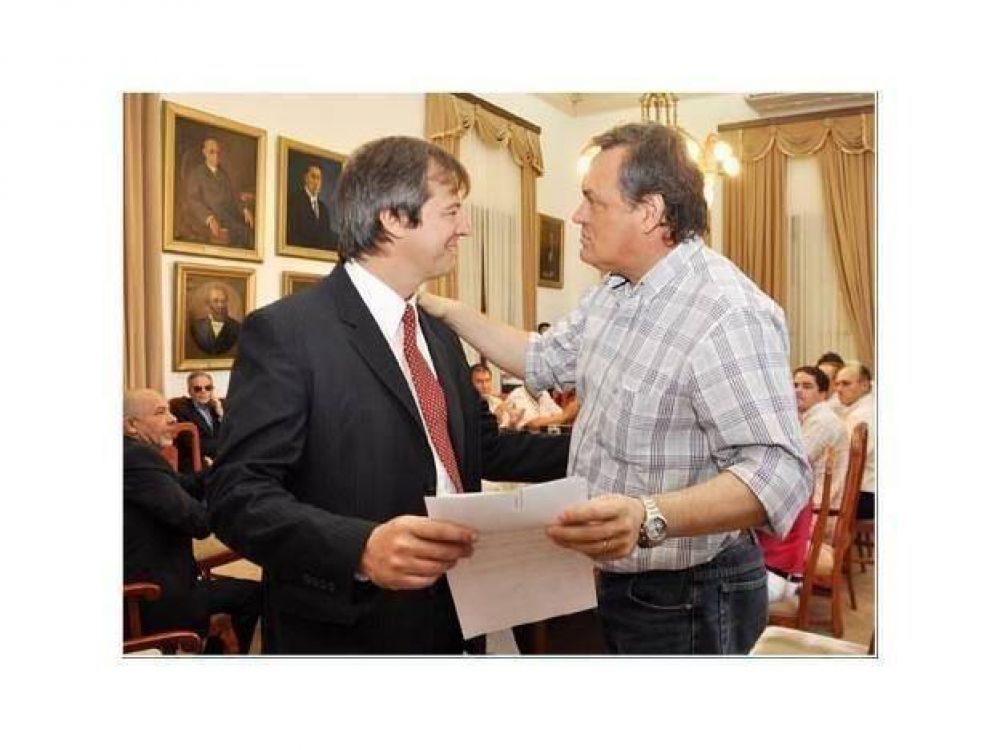 El gobierno entreg� un mill�n de pesos para mejorar casas 