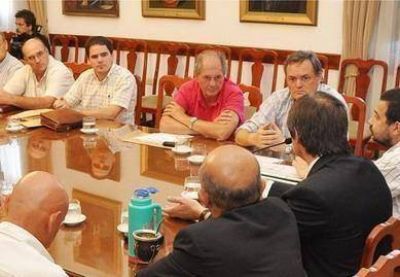 Larroque recibi� m�s de 25 mil pesos para mejoras habitacionales 