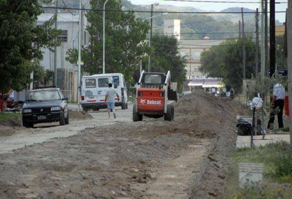 Adelantan obras de pavimentaci�n sobre avenida Actis y en la calle Portugal