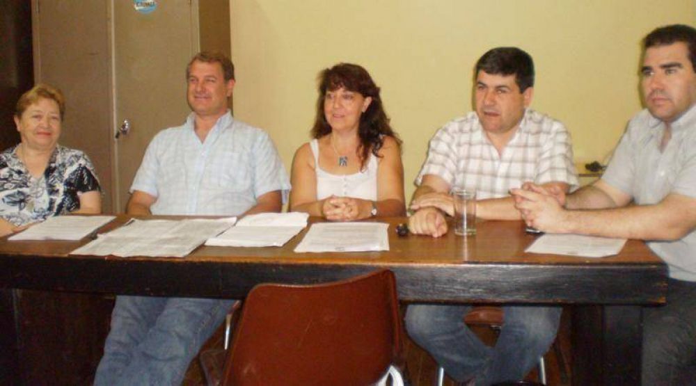 La oposici�n solicit� una sesi�n extraordinaria del Concejo Deliberante