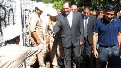 Alperovich desafi� a sus opositores a presentarse a las elecciones