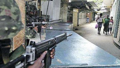 R�o: separan a 53 militares y polic�as por robos en una favela