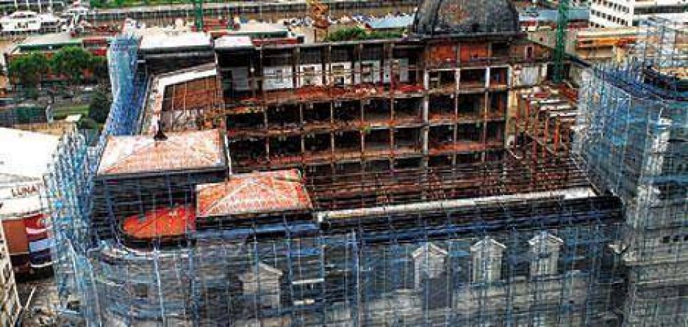 Polmica por las obras en el edificio del Correo Central