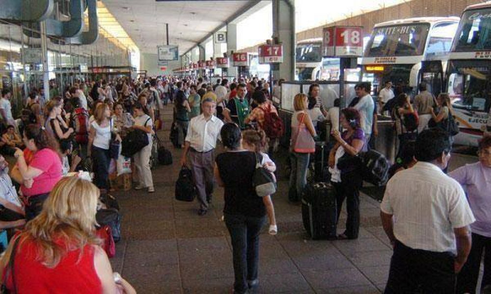 Intenso movimiento tur�stico desde Retiro hacia la Costa