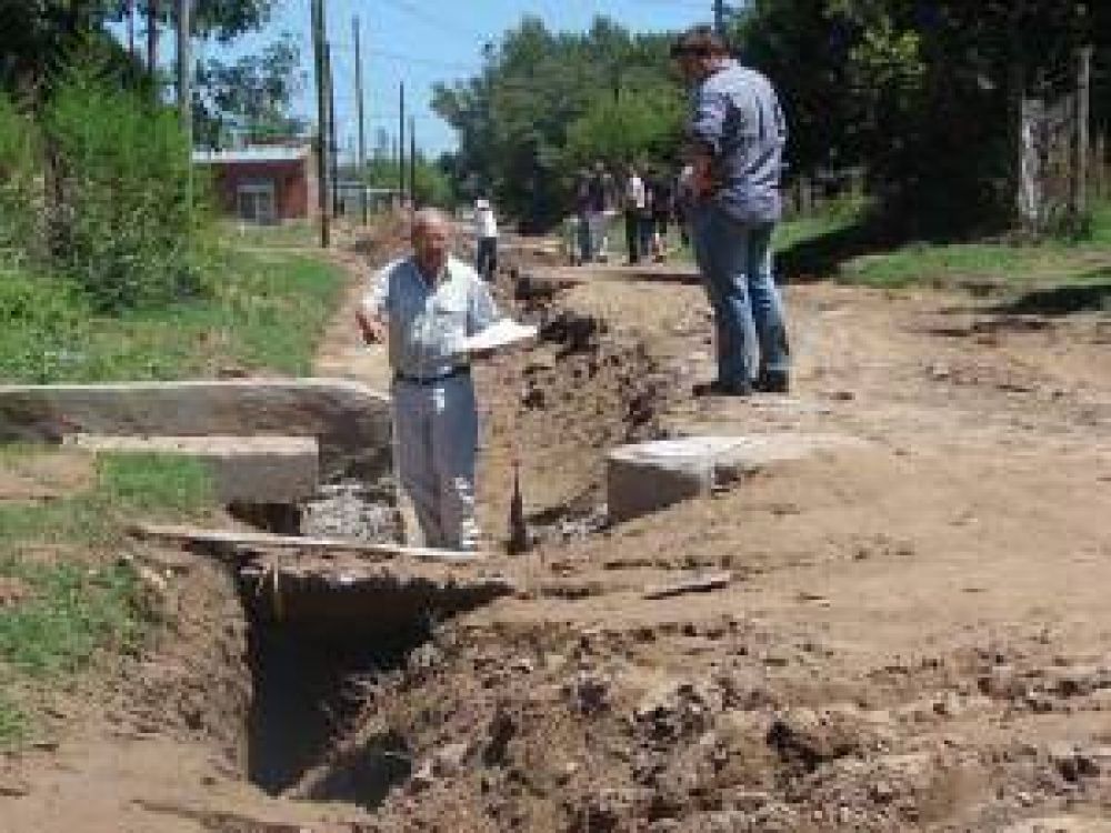 Preocupaci�n municipal por obra de desag�e