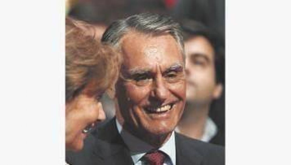 En plena crisis, reeligen al presidente de Portugal