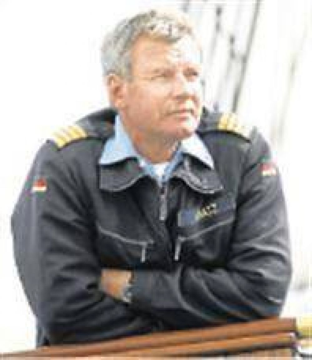 Destituyen al capit�n del barco alem�n investigado en Ushuaia