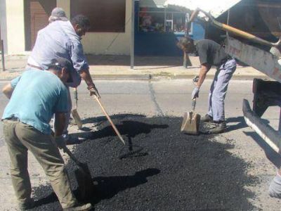 Ejecuci�n de tareas de bacheo en diferentes puntos de la ciudad