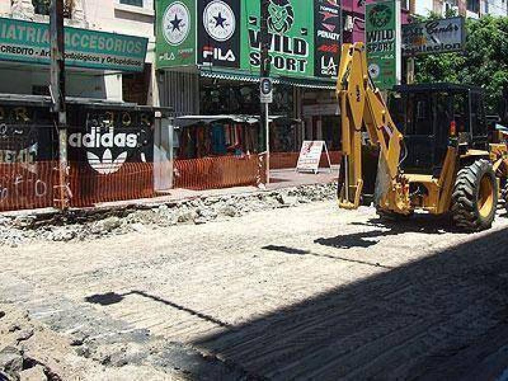 LOMAS MEJORAS EN LA V�A P�BLICA Avanzan las obras en la calle Boedo, pero ya hay quejas