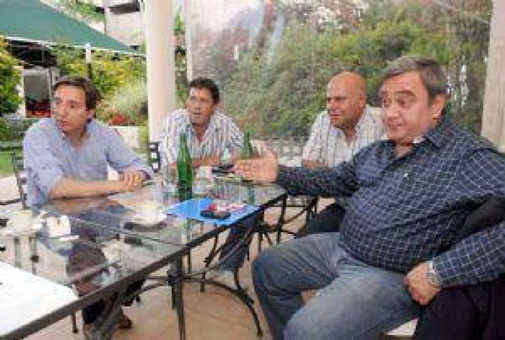 Los intendentes oficialistas exigir�n aumento de fondos