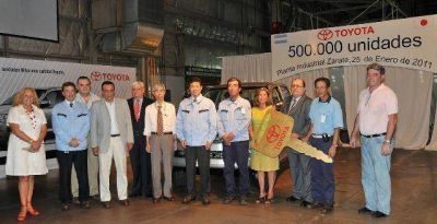 Responsabilidad Social Empresaria TOYOTA ARGENTINA don� a nuestro Hospital la unidad 500 mil fabricada en su planta de Z�rate