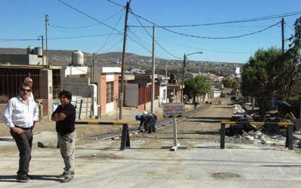 Prosigue ejecuci�n del Programa de Mejoramiento Barrial en Caleta
