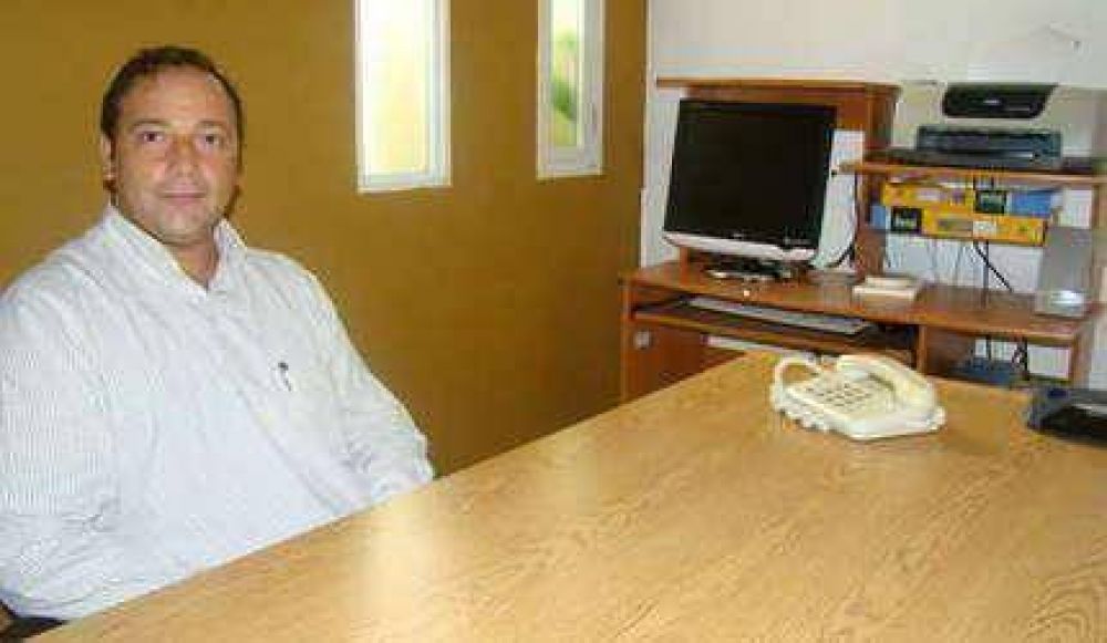 Petrucelli asegur� que la que gobierna es una �alianza� entre Echeverr�a y los ex intendentes