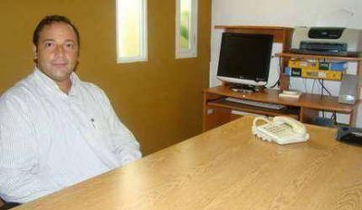 Petrucelli asegur� que la que gobierna es una �alianza� entre Echeverr�a y los ex intendentes